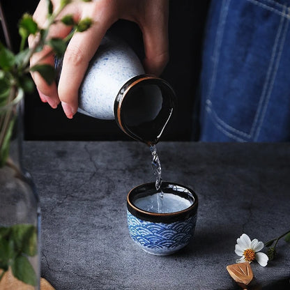 Japanisches Sake-Set aus Keramik (Flasche und Becher) – Haushalts-Weinseparator, Baijiu-Becher, Restaurant-Weinutensilien, Umzugsgeschenk