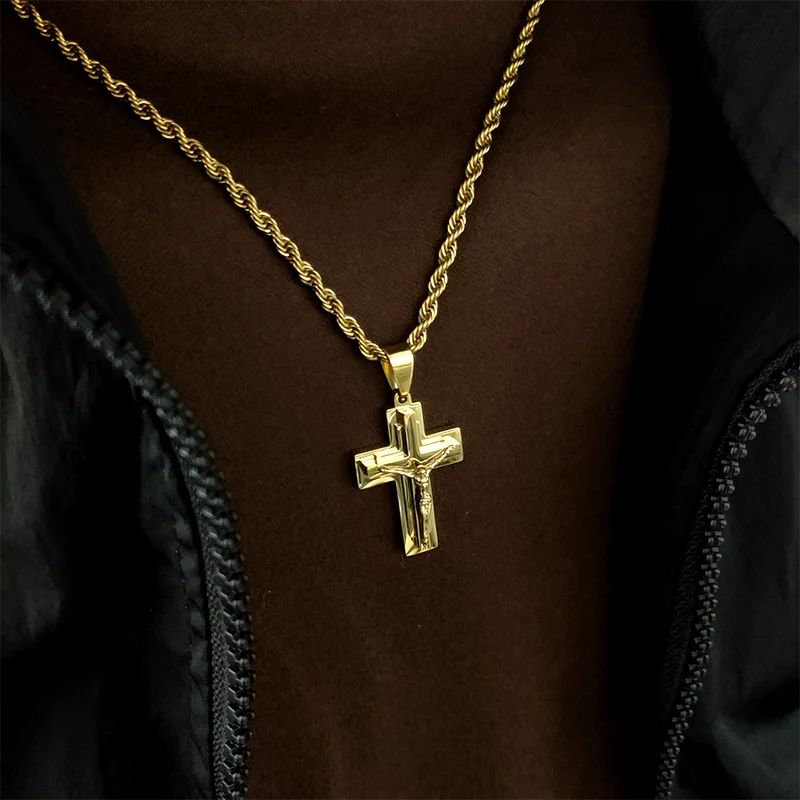 Neues Design 18K vergoldeter wasserdichter Jesus-Kreuz-Anhänger aus Edelstahl für Männer, religiöse Charms