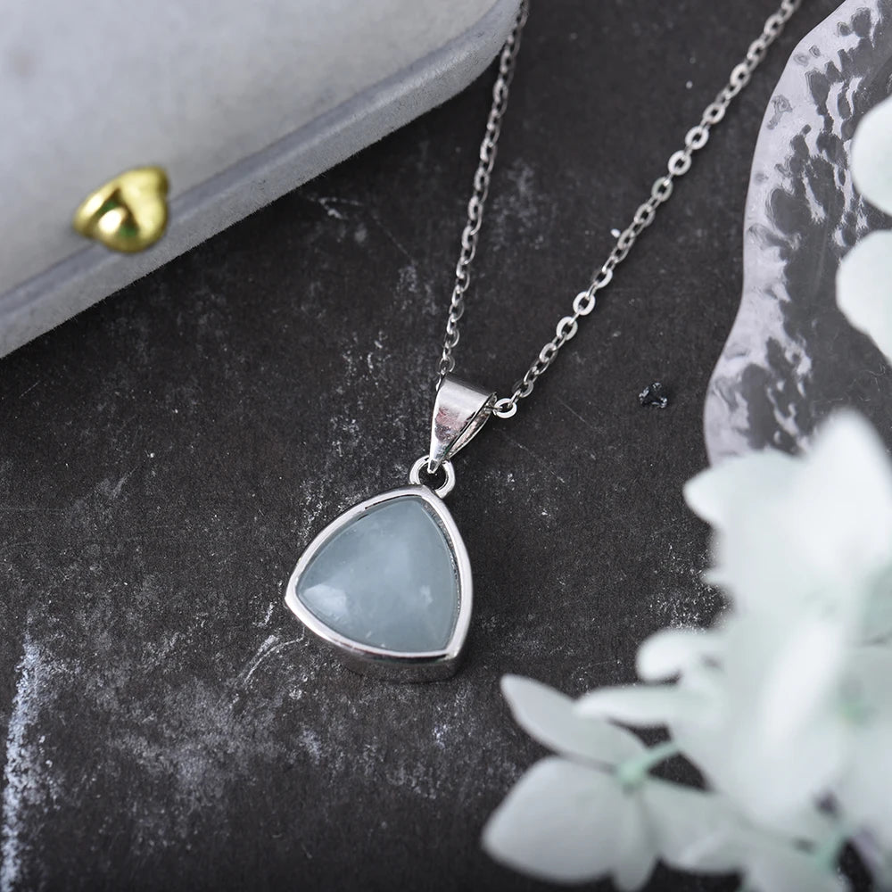 ITSMOS Halskette mit Anhänger aus natürlichem Labradorit, Aquamarin, Dreieck, blaues Licht, Stein-Halskette, schlichter, eleganter Schmuck für Frauen