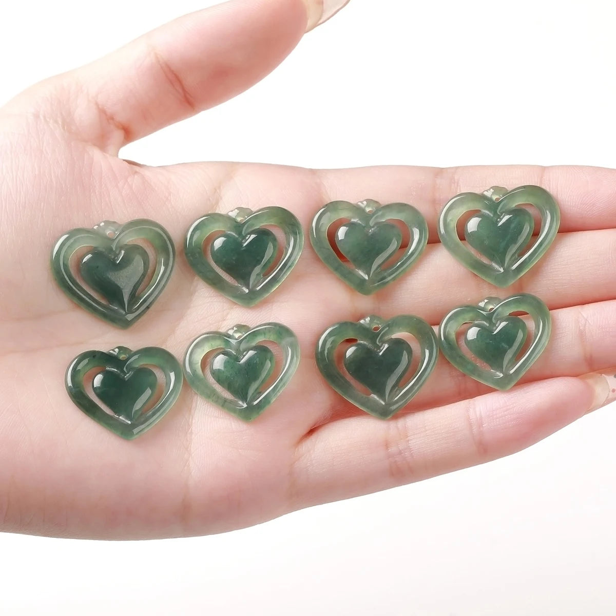 1 Stück Naturstein Guatemala Jadeit geschnitzte Herzform Smaragdperle für Schmuckherstellung DIY Halskette Armband Charms Zubehör