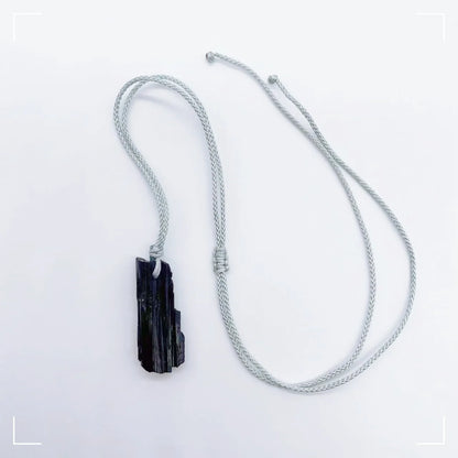 Natürliche Kristall schwarz Turmalin Stein Anhänger Halskette Mode Persönlichkeit Schmuck Heilung rohen Edelstein unregelmäßige Form Geschenk