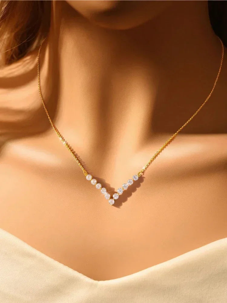 Schlichte, klassische, wunderschöne Zirkon-Schlüsselbeinkette aus 925er-Sterlingsilber mit V-förmigem Zirkon für Damen, Jahrestag, Party, hochwertiger edler Schmuck