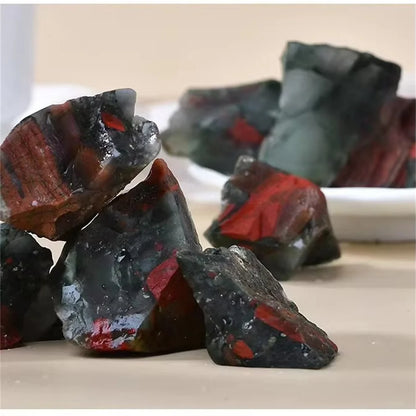 Natürlicher, hochwertiger afrikanischer Blutstein, Mineralien, Rohstein, Kristall, Heilstein, Rohstein, Massenkristalle, Edelstein für die Dekoration