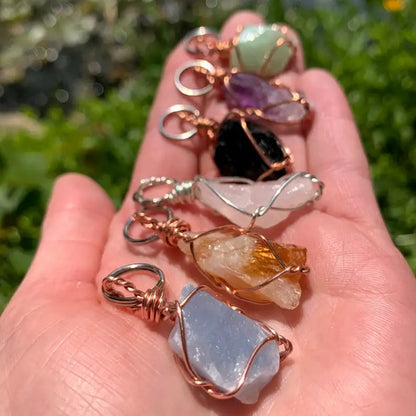 Kleine Raw Kristall Keychain, Haustier Kragen Charme, Tasche Zubehör, natürliche, kristall auf die gehen, keychain charme, geschenk ideen, healing