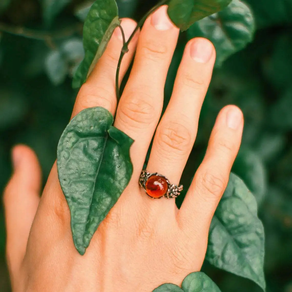 Retro hohle Blume Bernstein Stein Ring für Frauen Silber Farbe Vintage Ring Unisex Accessoires handgemachte Designer Schmuck Liebhaber Geschenk