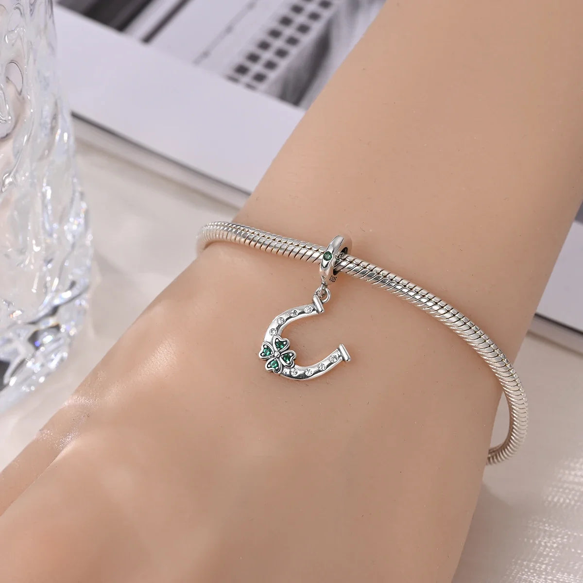 Silber S925 Glück Charms Bunte Vierblättriges Kleeblatt Hufeisen Perlen Fit Original Armbänder für Frauen Party Feine Geschenke DIY