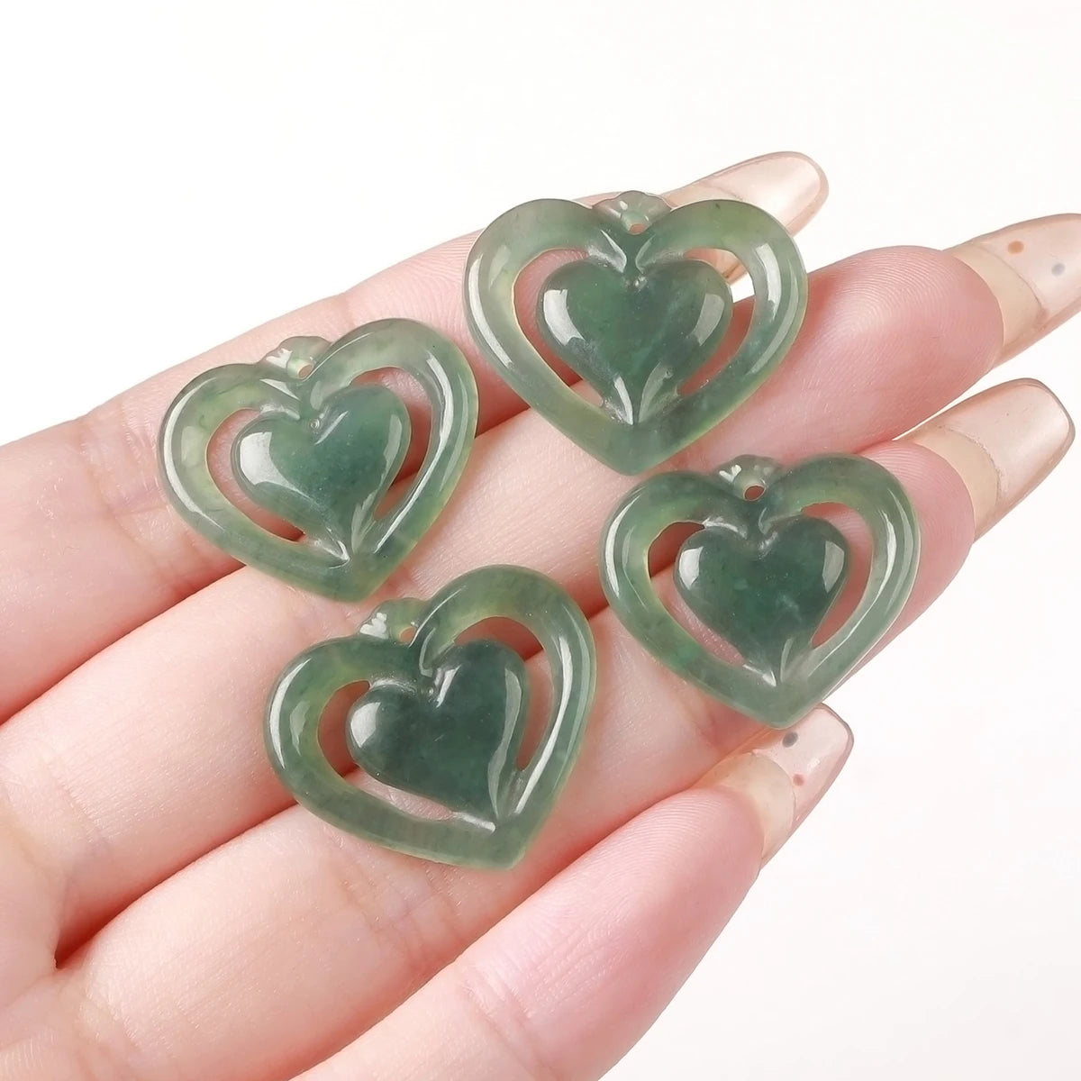 1 Stück Naturstein Guatemala Jadeit geschnitzte Herzform Smaragdperle für Schmuckherstellung DIY Halskette Armband Charms Zubehör