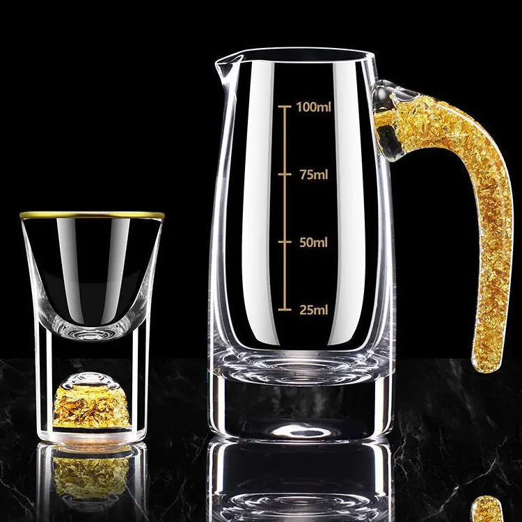 Goldfolie Baijiu Tasse Weinspender Set Kleines Weinglas für den Haushalt Ein-Schuss-Glas Chinesisches Weinset mit abgestufter Getränkehalter