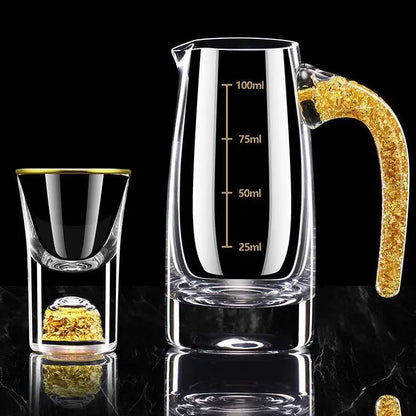 Goldfolie Baijiu Tasse Weinspender Set Kleines Weinglas für den Haushalt Ein-Schuss-Glas Chinesisches Weinset mit abgestufter Getränkehalter