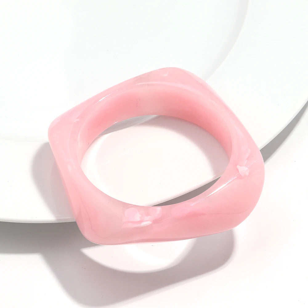 Vintage Acryl große bunte geometrische unregelmäßige Armreifen für Frauen trendige Harz breite Manschette Armreifen Armbänder 2025, Modeschmuck
