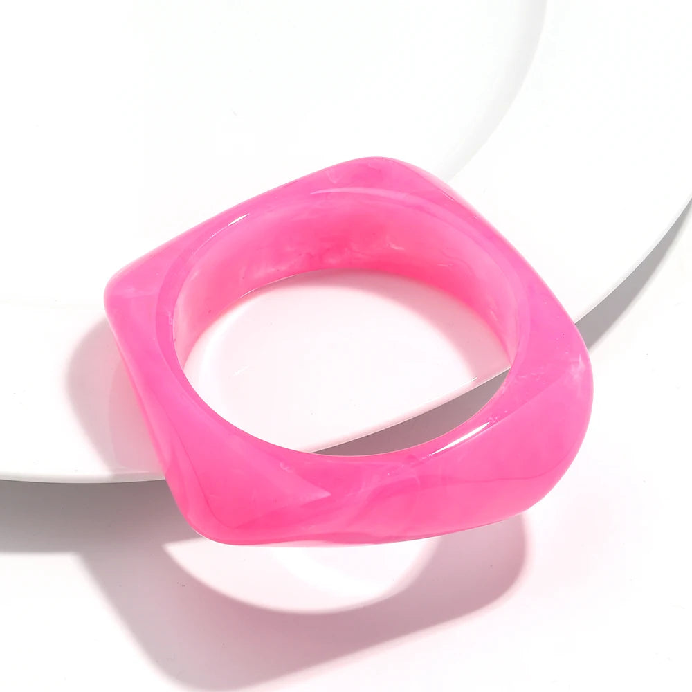Vintage Acryl große bunte geometrische unregelmäßige Armreifen für Frauen trendige Harz breite Manschette Armreifen Armbänder 2025, Modeschmuck