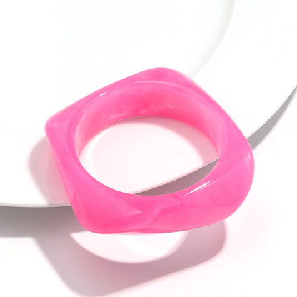 Vintage Acryl große bunte geometrische unregelmäßige Armreifen für Frauen trendige Harz breite Manschette Armreifen Armbänder 2025, Modeschmuck