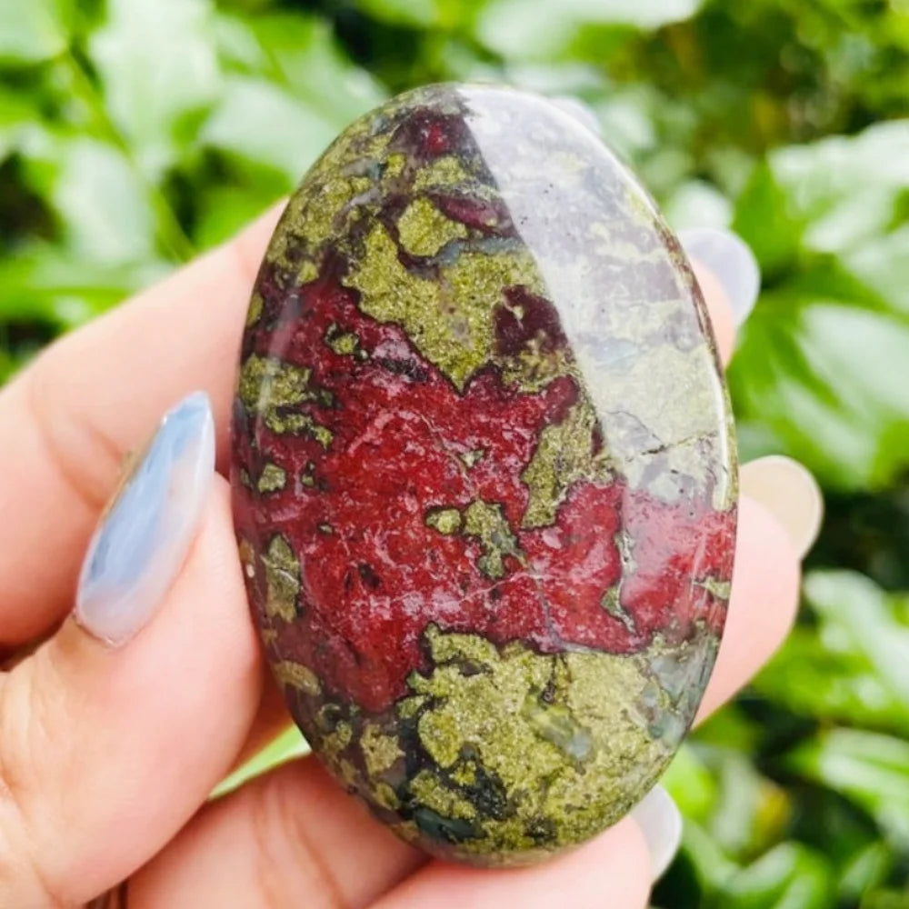 1,97–2,36 Zoll natürlicher Drachenblut-Palmenstein, polierter Blutstein, Taschenstein für Meditation, Stressabbau, Fingerübungen