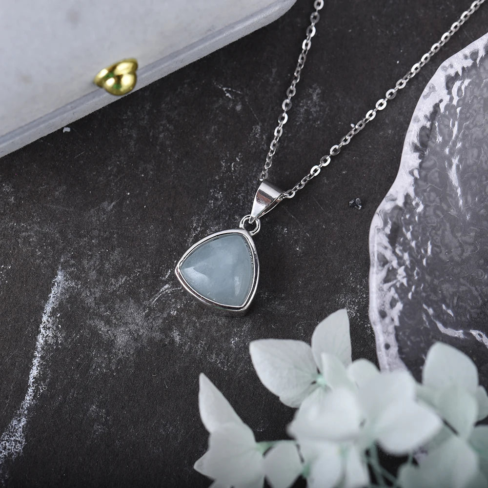ITSMOS Halskette mit Anhänger aus natürlichem Labradorit, Aquamarin, Dreieck, blaues Licht, Stein-Halskette, schlichter, eleganter Schmuck für Frauen