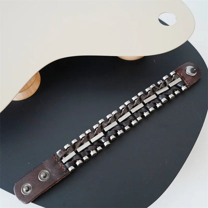 MKENDN Vintage pflanzlich gegerbtes Rindsleder-Manschettenarmband für Männer und Frauen, Punk-Armreif, geriebenes Distressed-Denim-farbiges Armband