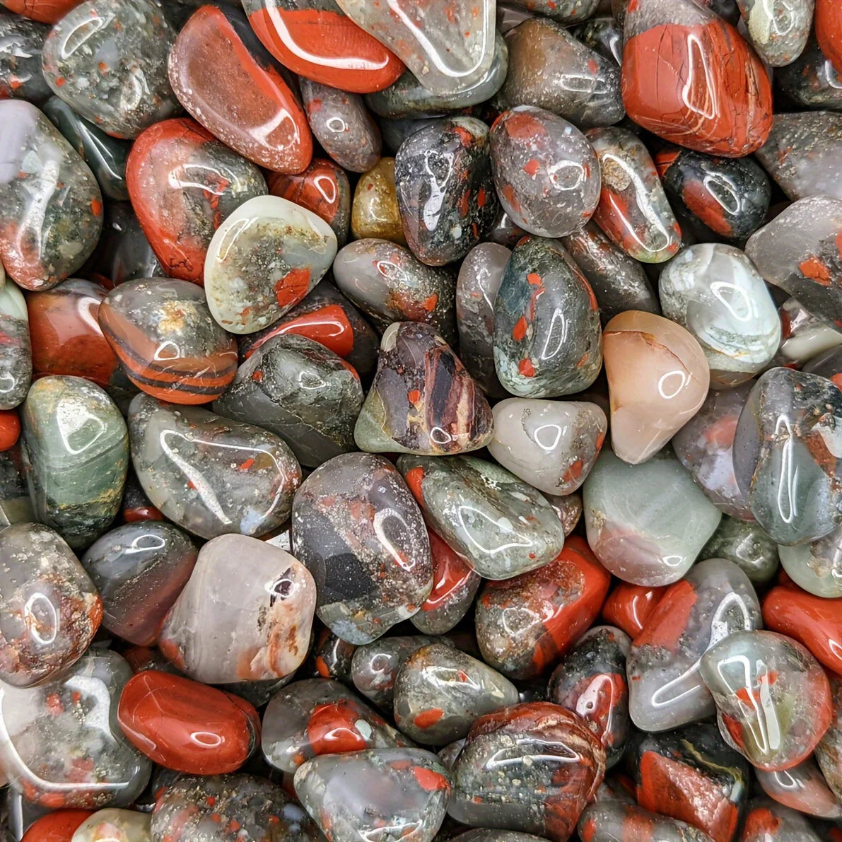 Natura Afrikanischer Blutstein, Partikel aus afrikanischem Blutstein, natürlicher Blutstein, Kristallgeschenk
