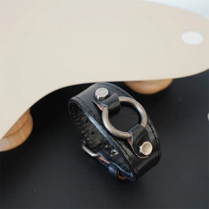 MKENDN Vintage pflanzlich gegerbtes Rindsleder-Manschettenarmband für Männer und Frauen, Punk-Armreif, geriebenes Distressed-Denim-farbiges Armband