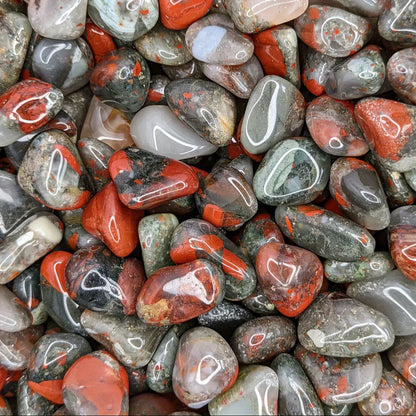 Natura Afrikanischer Blutstein, Partikel aus afrikanischem Blutstein, natürlicher Blutstein, Kristallgeschenk