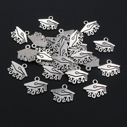 50 Stück 9x14mm Jahr Nummer 2026 2027 2028 Anhänger Charms DIY Schmuck Herstellung Schmuck finden antike versilbert Zubehör