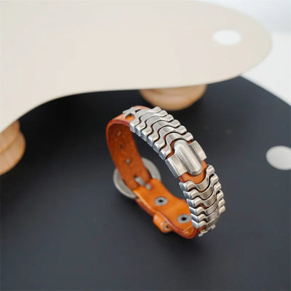 MKENDN Vintage pflanzlich gegerbtes Rindsleder-Manschettenarmband für Männer und Frauen, Punk-Armreif, geriebenes Distressed-Denim-farbiges Armband