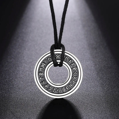 YILUOCD Viking Nordic Rune Halsketten für Männer Edelstahl Trinity Keltischer Knoten Anhänger Amulett Pagan Nordische Runen Jewerly